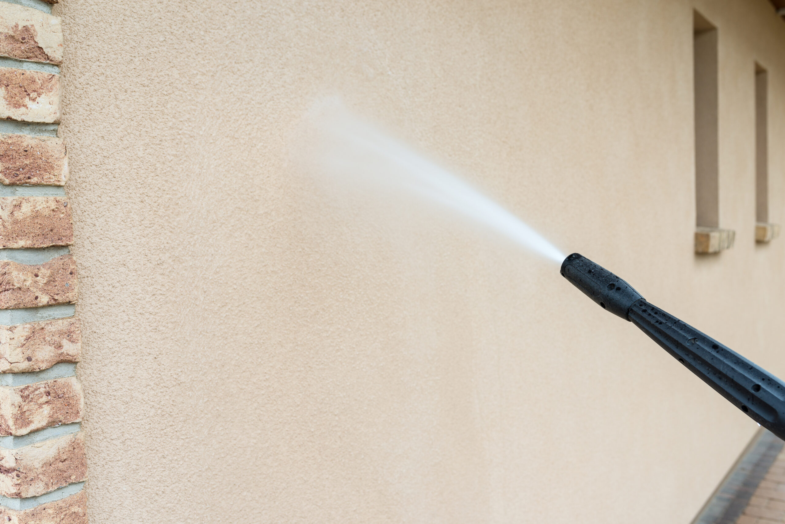 produit permettant le traitement de façade et la rénovation de cette dernière